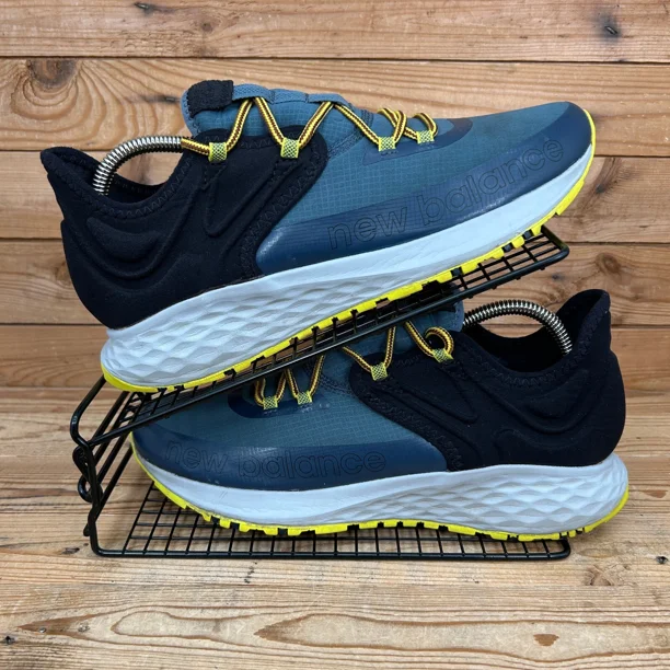 New Balance Trainers Mens Size UK 9 Fresh Foam Roav v1 Black Blue Running Shoes