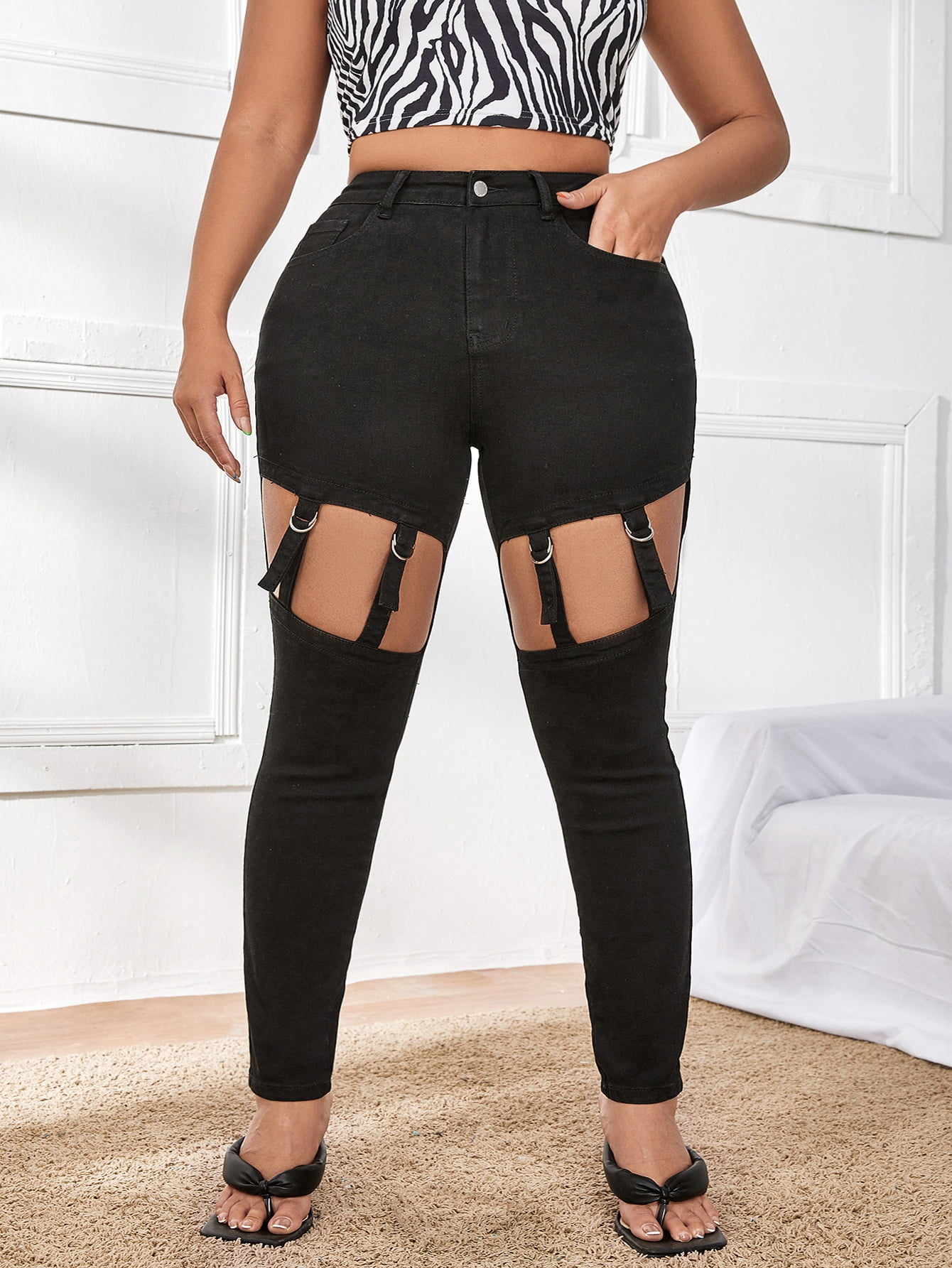 Buckle Decor Cut Out Skinny Jeans 2022 