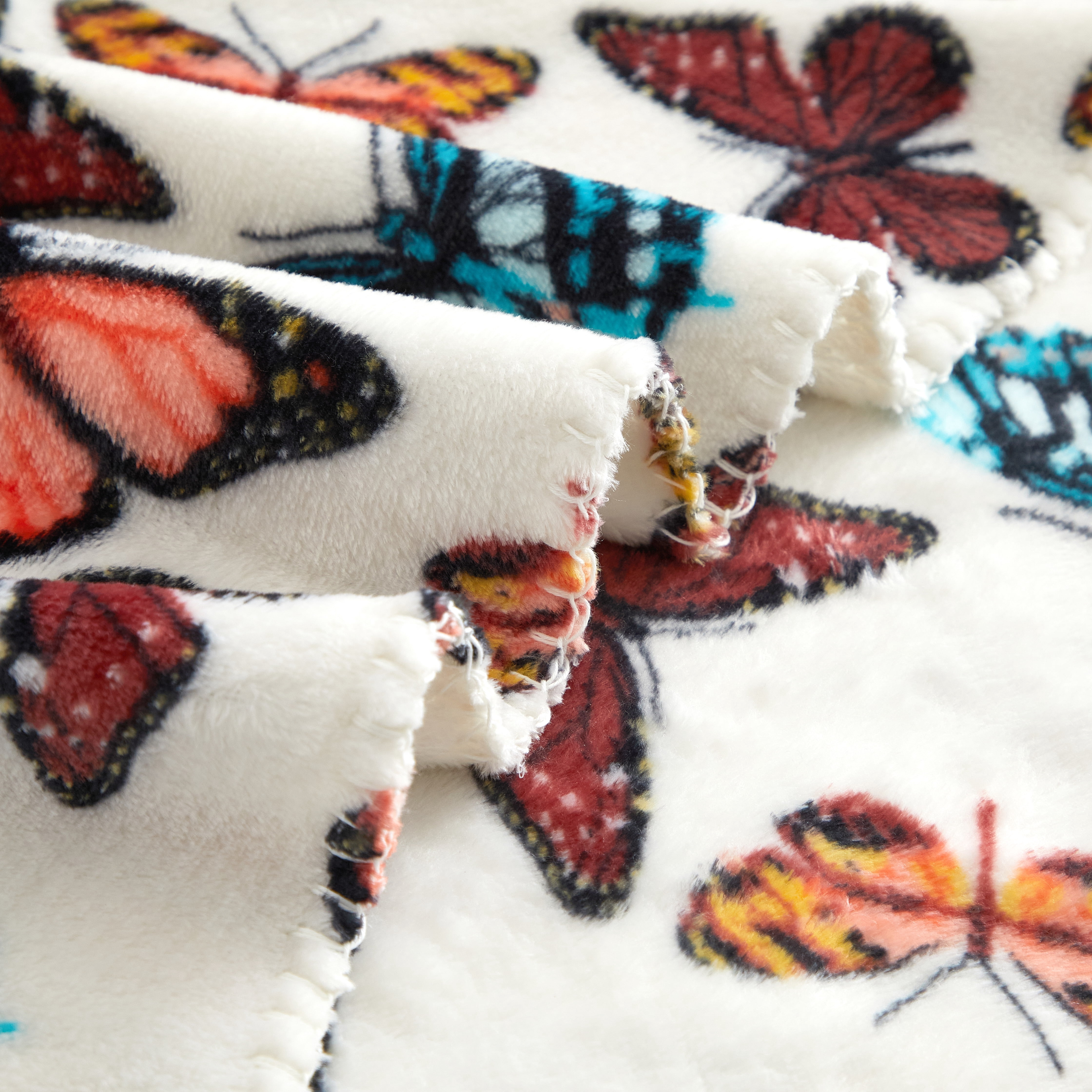 Mainstays Plush Throw with 25% Recycled Polyester, 50" x 60", Butterfly