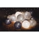 thumbnail image 2 of Cadena de luces de bolas de algodón con pilas - 3M 20 luces de cadena de bolas LED Luz de pared interior Luces de Navidad Decoración para bodas, habitaciones, hogares, fiestas, 2 of 7