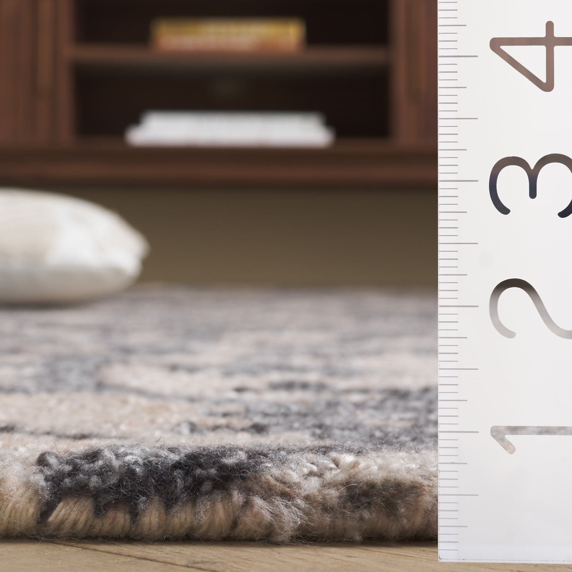 SAFAVIEH Anatolia Jamaar Floral Area Rug, Beige/Black, 6' x 6' Square