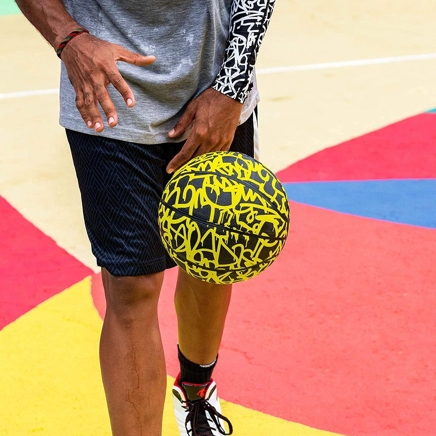 バスケットボール And1 - AND1  HYPNOTIQ AND1 Fantom Rubber Basketball, Black & White Graffiti, 29.5
