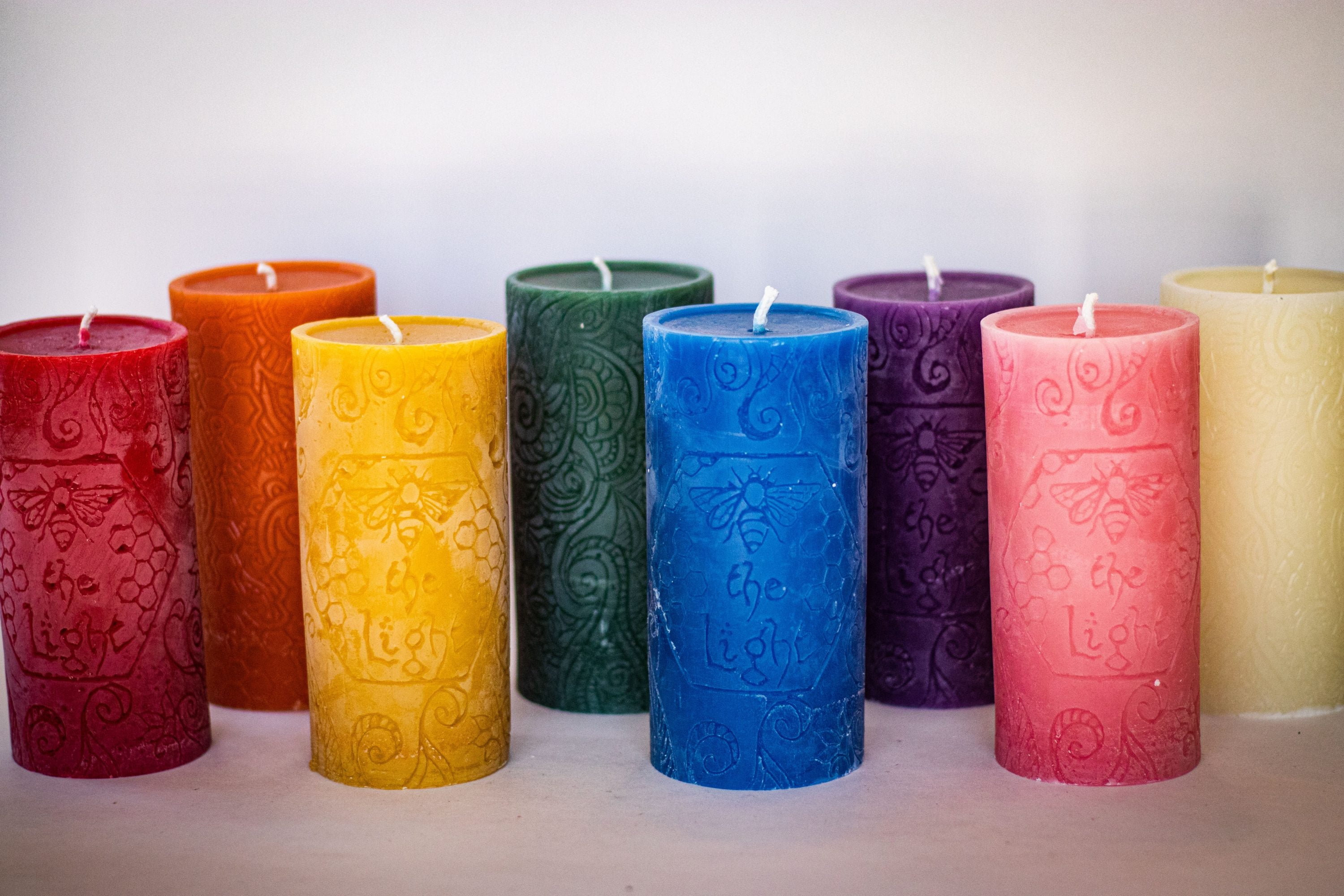 BeeTheLight Pillar Candle - Thumbnail 3