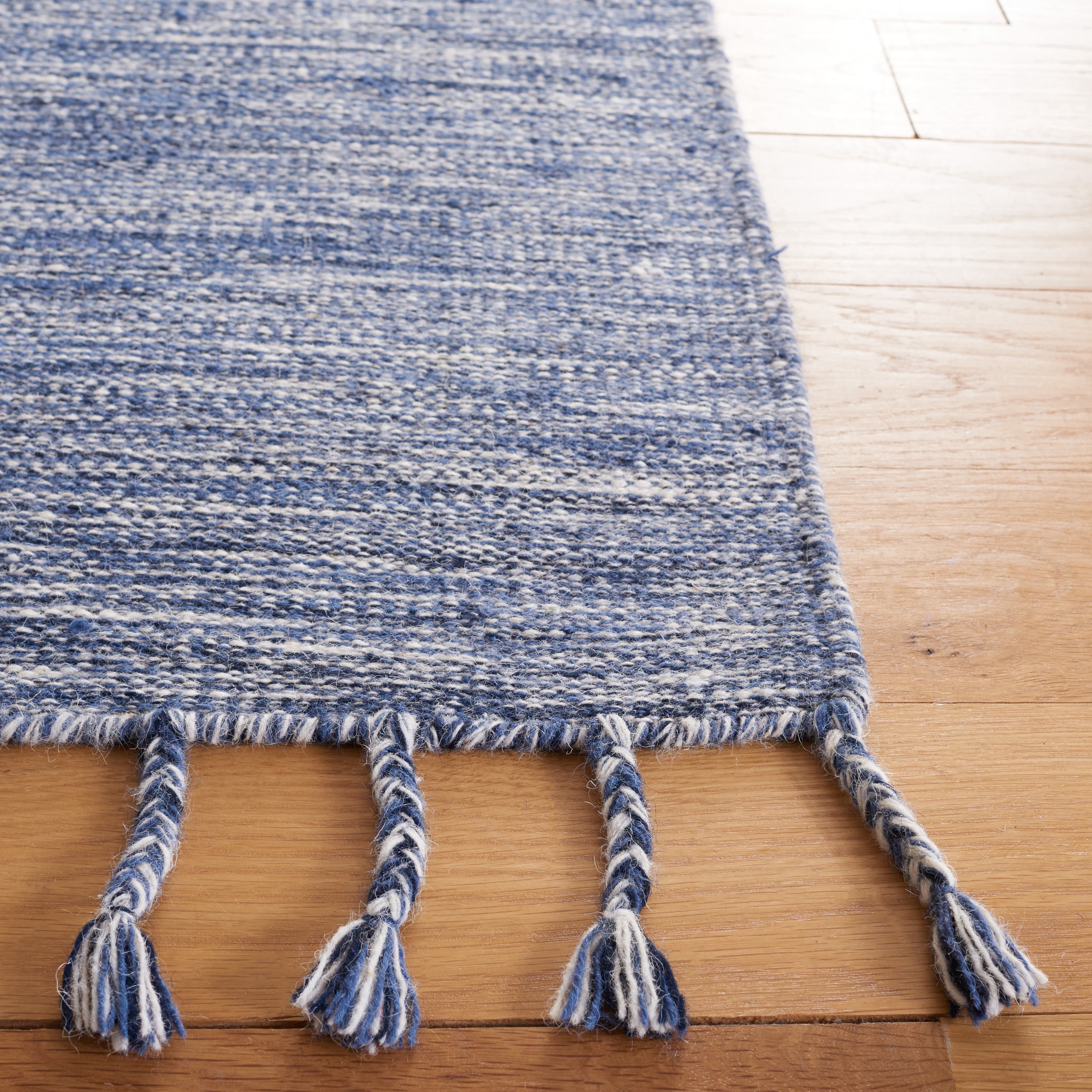 SAFAVIEH Dhurries Ksenija Solid Wool Area Rug, Navy/Beige, 4' x 6'