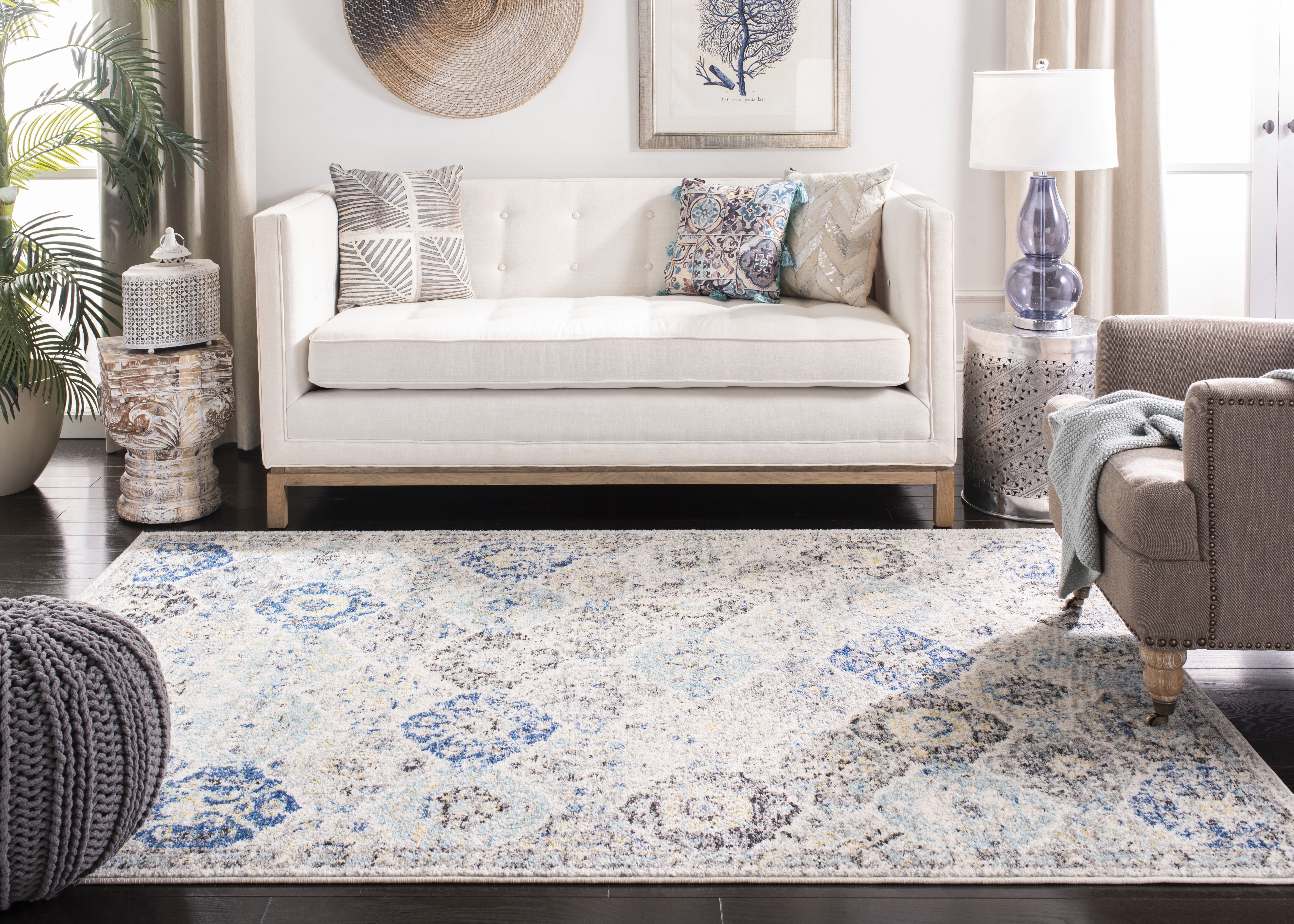 SAFAVIEH Madison Judith Distressed Area Rug, Ivory/Aqua, 5'1" x 7'6" - Transitional Modern Design, Ivory & Aqua, Non-Shedding & Easy Cleaning, Ideal for Living Room, Bedroom, Dining Space