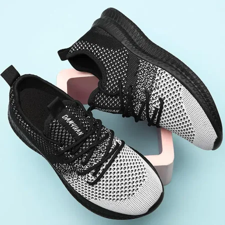 

Men‘s Casual Breathable Lightweight Mesh Comfort Athletic Sneakers