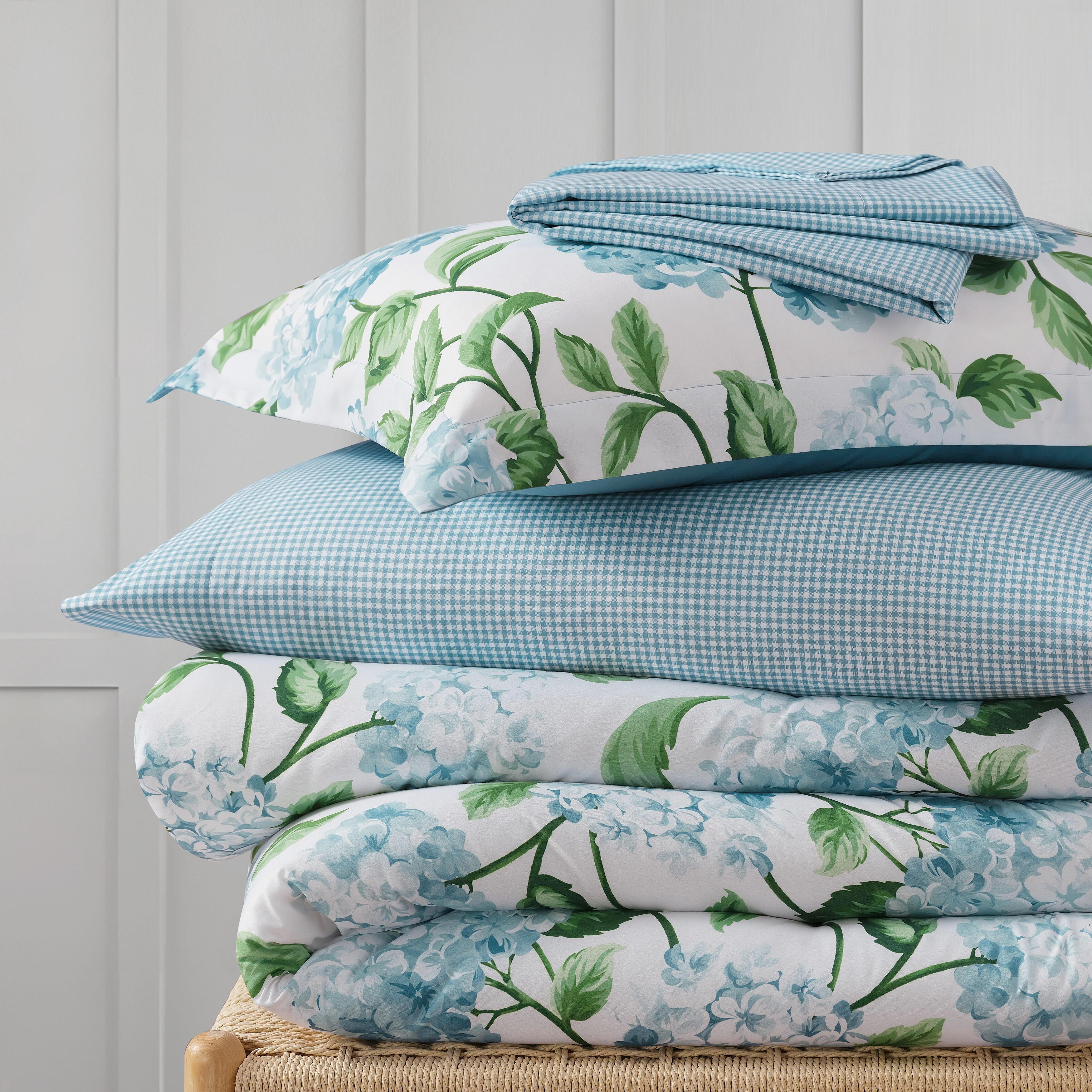 Martha Stewart Everyday Harper Hydrangea Gingham 7-Piece Microfiber King Comforter Set