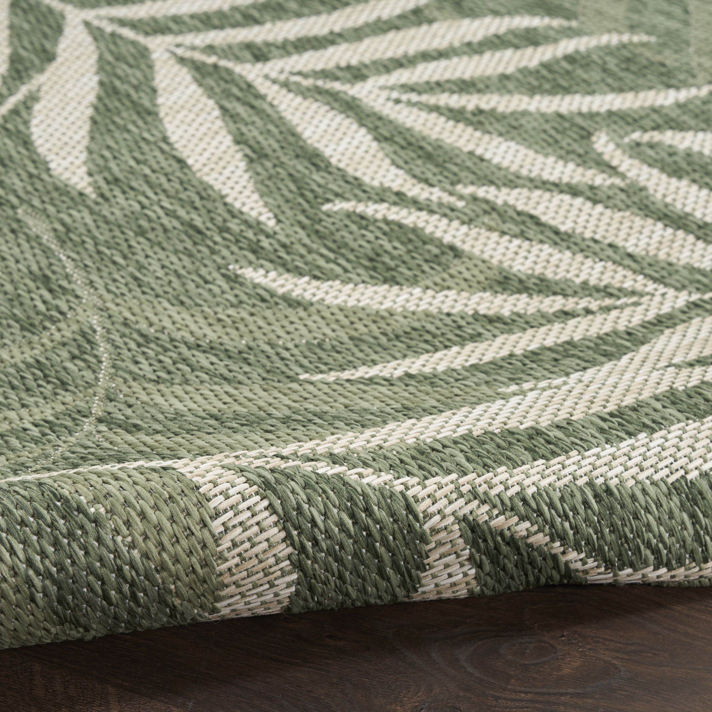 Nourison Garden Oasis Indoor/Outdoor Green Ivory 5' x 7' Area Rug (5x7)