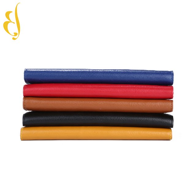 Cartera de mujer de bolso de mano largo multifuncional de moda simple de cuero oso de fresa Juguete