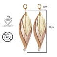 thumbnail image 3 of Vangania aretes largos de plumas doradas con perla mayorca joyería artesanal, 3 of 4