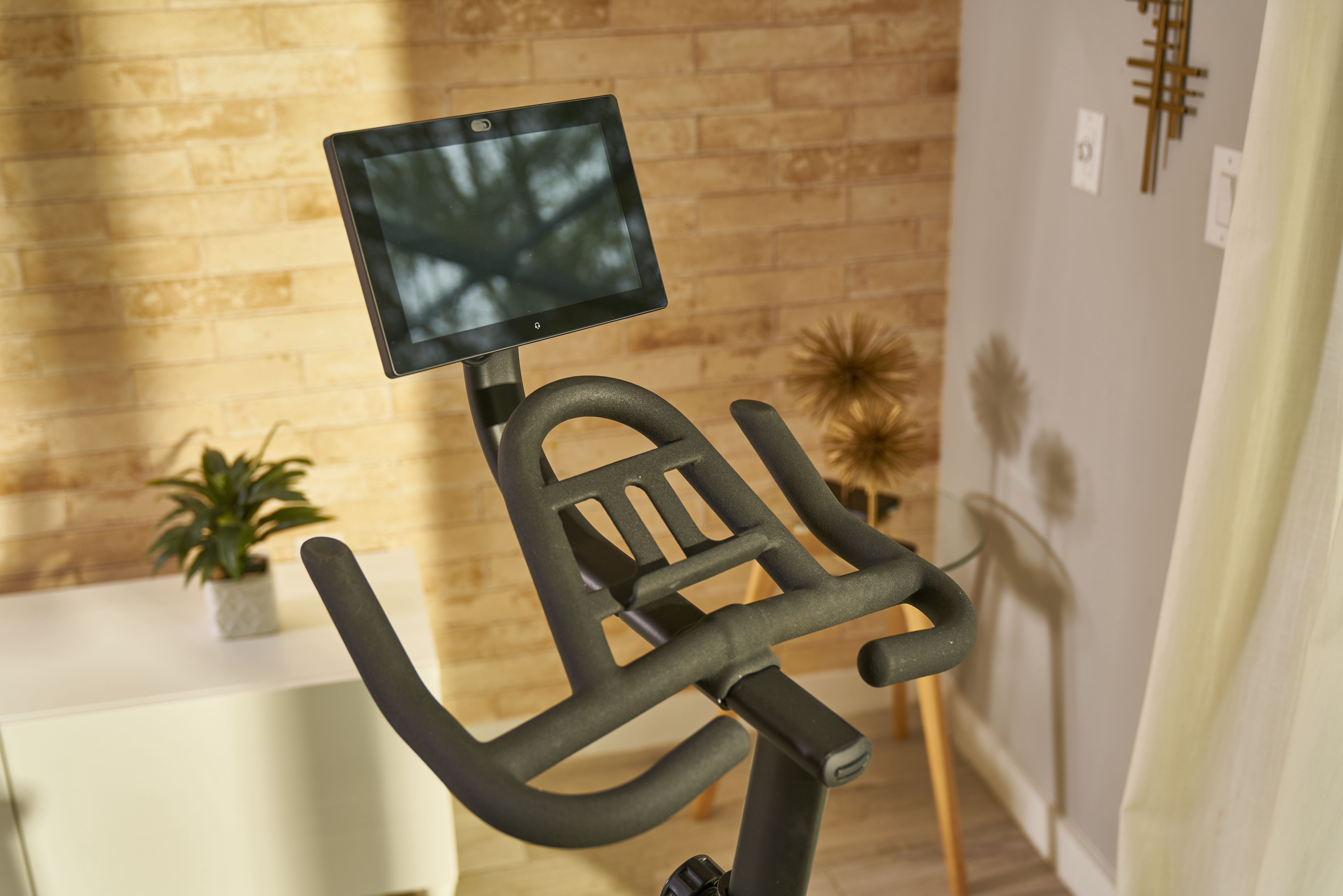 Echelon Connect Sport-S Indoor Cycling Exercise Bike with 30 Day Free Membership Trial