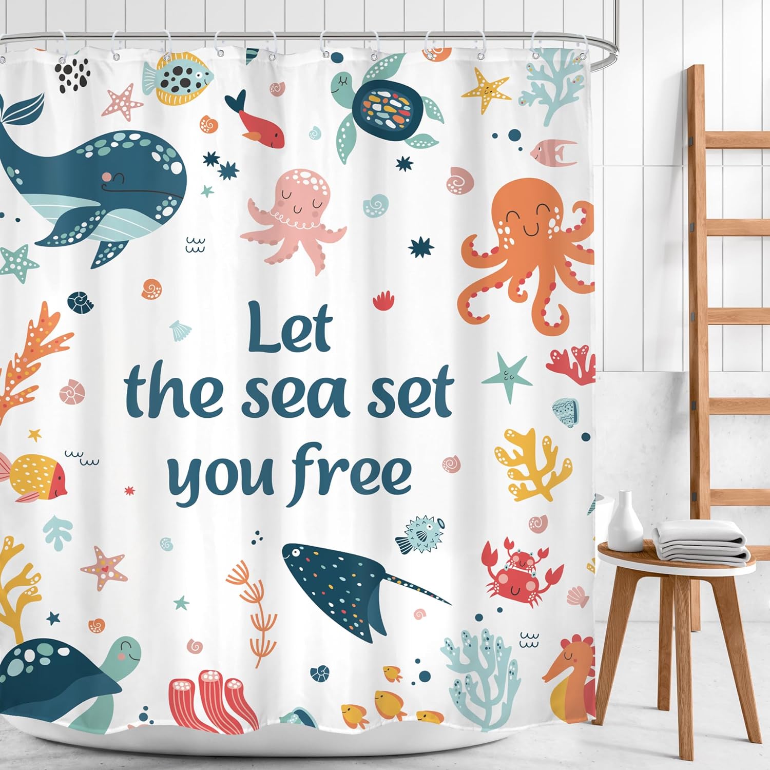 KOTOM Kinder-Duschvorhang 'Love Sea' - Lustige Meeres-Tiere, Wal & Korallen-Design, Wasserdicht & Inkl. Haken (175x178 Cm)