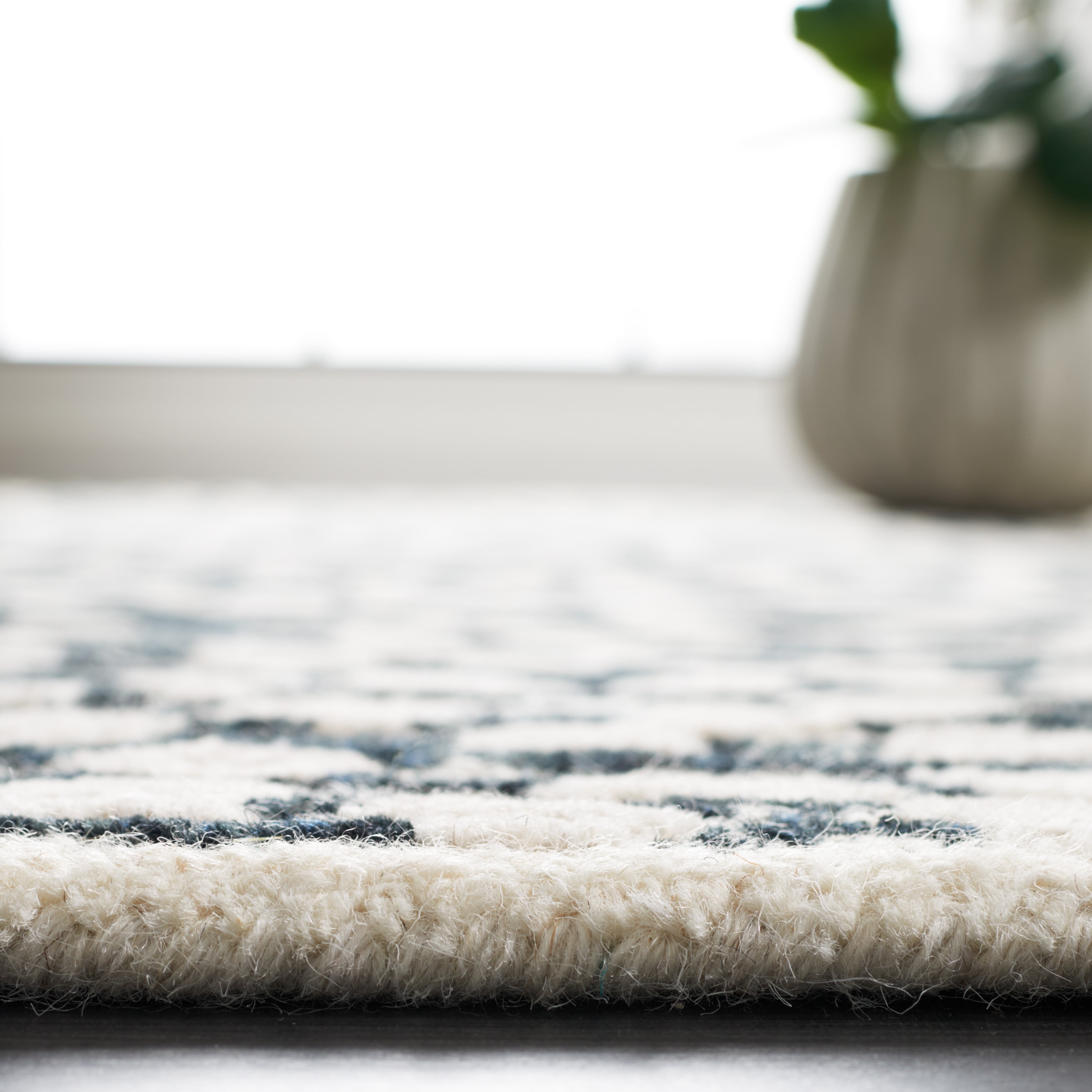 SAFAVIEH Metro Kent Striped Area Rug, Black/Ivory, 3' x 5'
