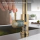 thumbnail image 4 of Grifo de cocina en cascada con rociador extraíble, grifo de cocina de oro cepillado con rociador 3 modos, sus304 acero inoxidable 360 ° giratorio grifo de fregadero de cocina, 4 of 7