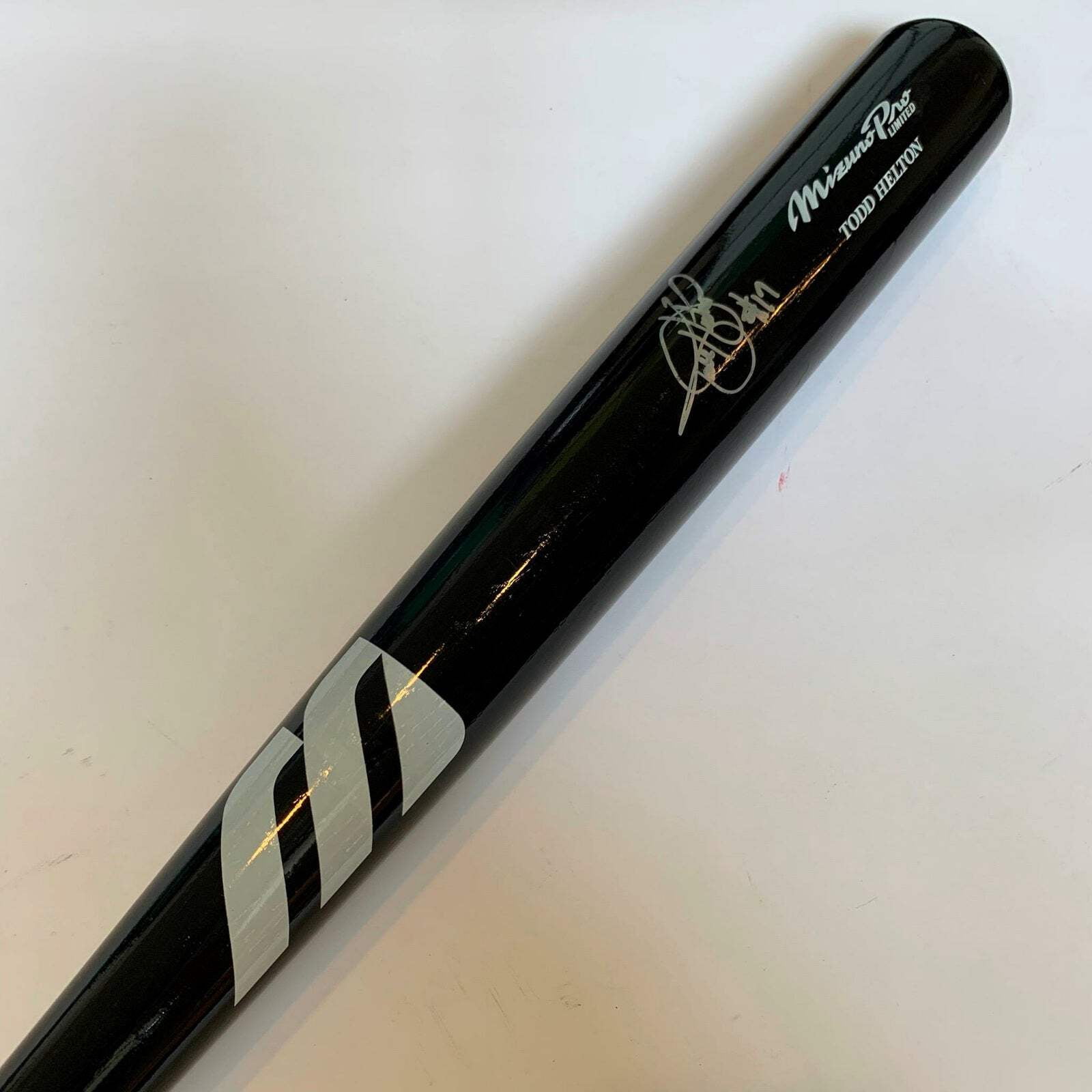 Beautiful Todd Helton #17 Signed Game Model Mizuno Bat Colorado Rockies JSA COA