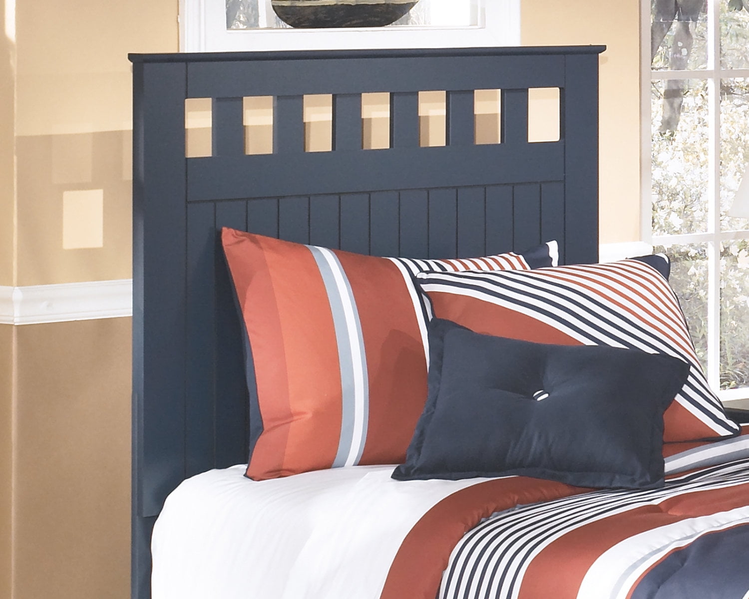 ashley leo twin bed