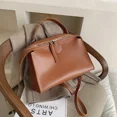 thumbnail image 2 of Bolsos de lujo con asa superior y bolsillo con cremallera en el interior, de un solo color, 2024, bolsos de gran oferta y sencillez suave para mujer, bolsos de moda para mujer, 2 of 5