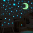 thumbnail image 4 of Estrellas y luna que brillan en la oscuridad para techo, estrellas luminosas y calcomanía de pared de luna, para decoración de pared de habitaciones infantiles, estrellas fluorescentes adhesivas JAMW Sencillez, 4 of 5