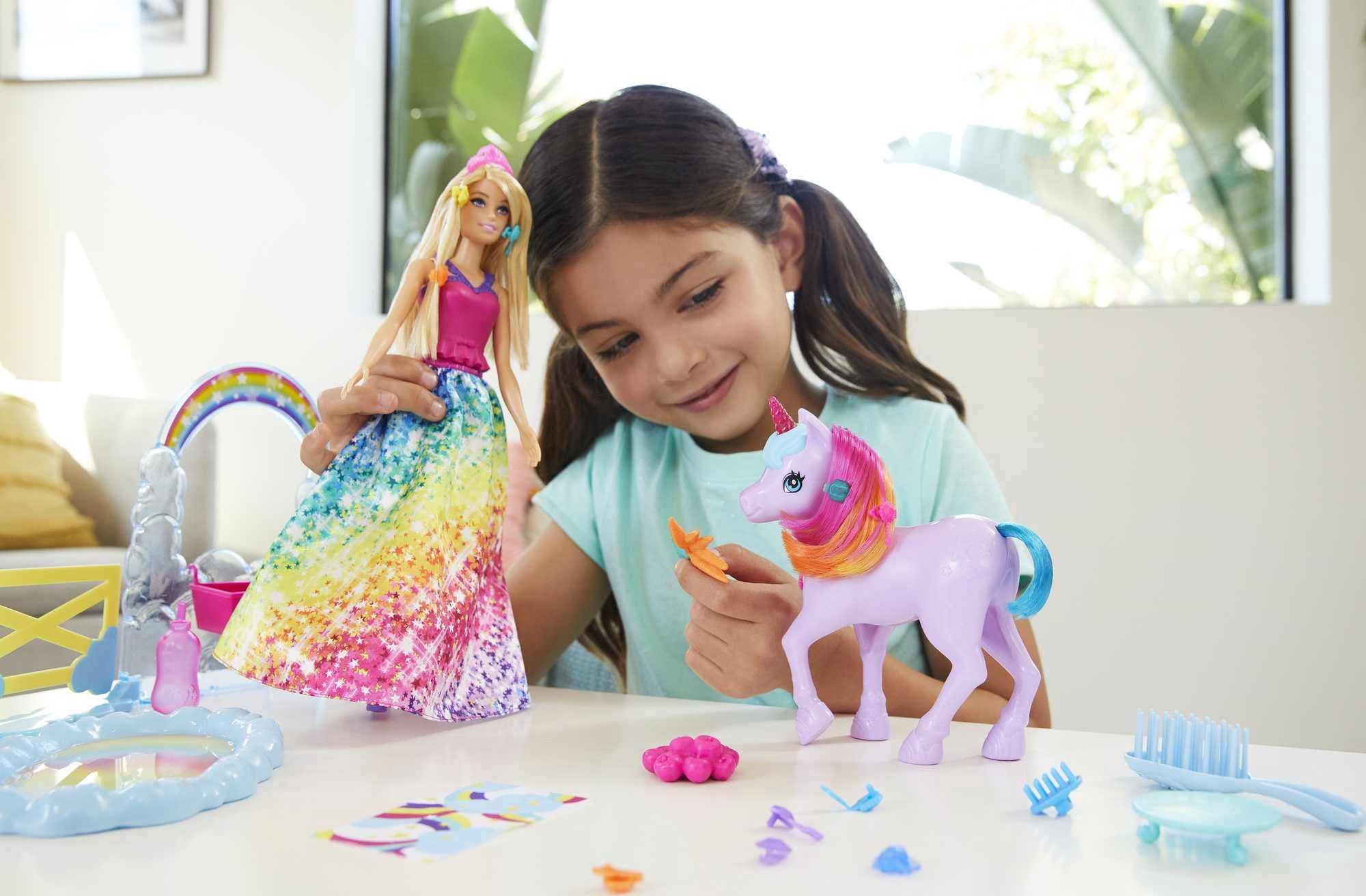 Barbie Dreamtopia Doll and Unicorn GTG01