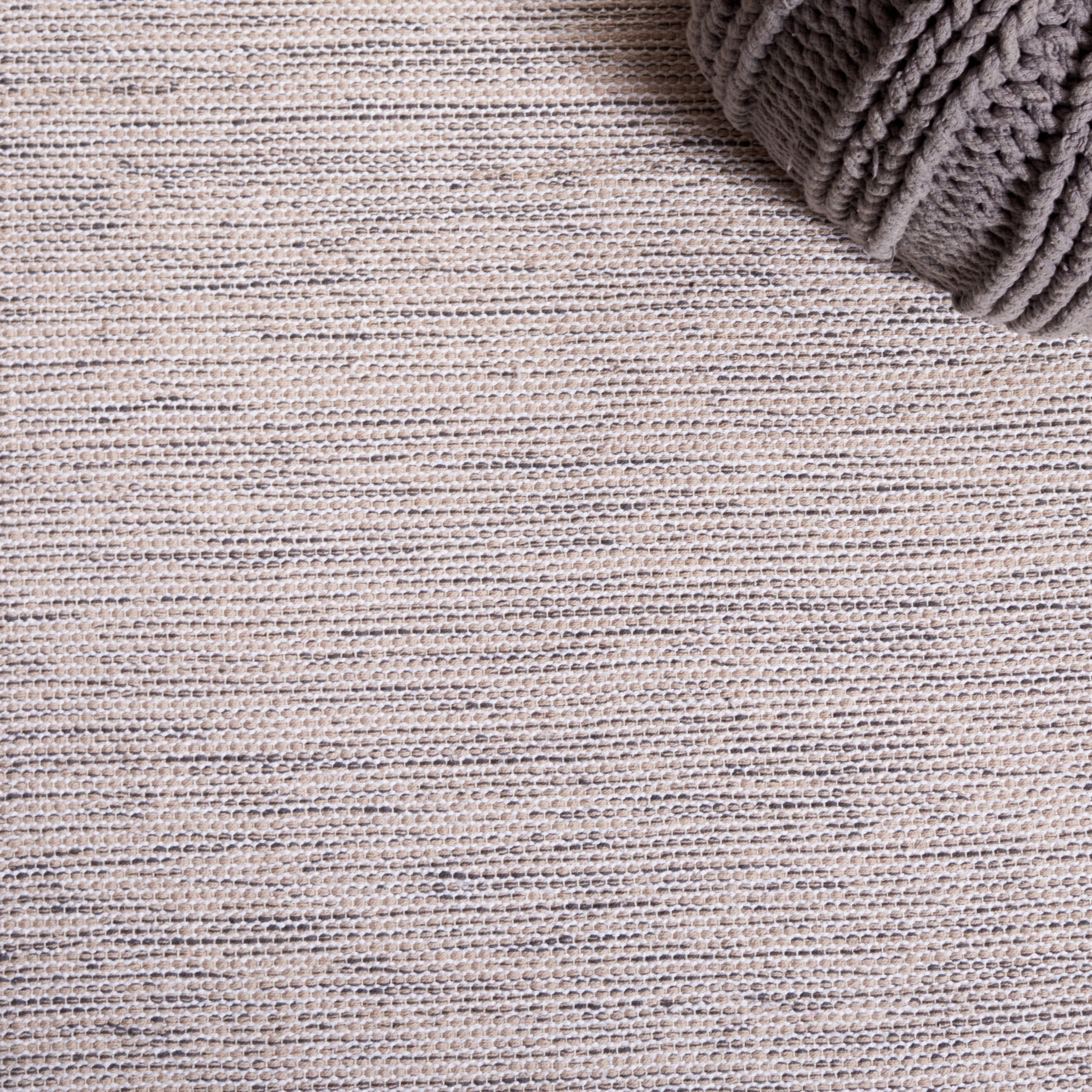SAFAVIEH Montauk Cian Distressed Cotton Area Rug, Beige/Ivory, 5' x 8'