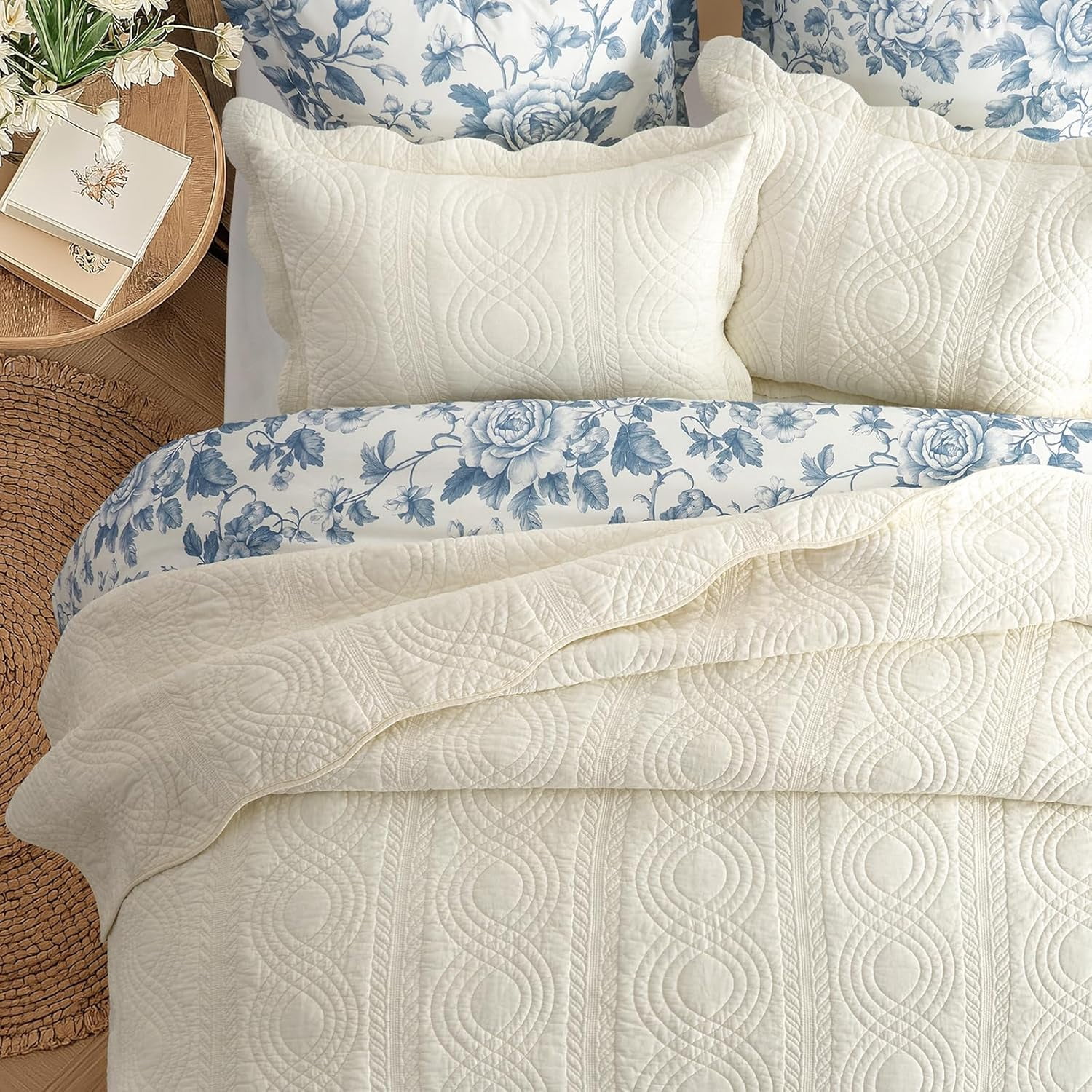 EVERGRACE 100% Cotton Scallop Quilt Set, King Size 3 Piece Set  Lightweight Bedspread with 2 Shams, Soft Prewashed Matelasse Coverlet for Cozy and Elegant Bedding, Ivory Cream