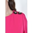 thumbnail image 4 of Blusa con detalle de flor en hombro Roman Fashion /Tallas Extras, 5106 (Fiusha) fucsia 36, 4 of 7