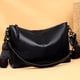 thumbnail image 3 of Qarigey Regalos prácticos Bolso de moda con amplia aplicación y bolso bandolera con correa ajustable Bolsas de mensajero y de hombro negro, 3 of 6