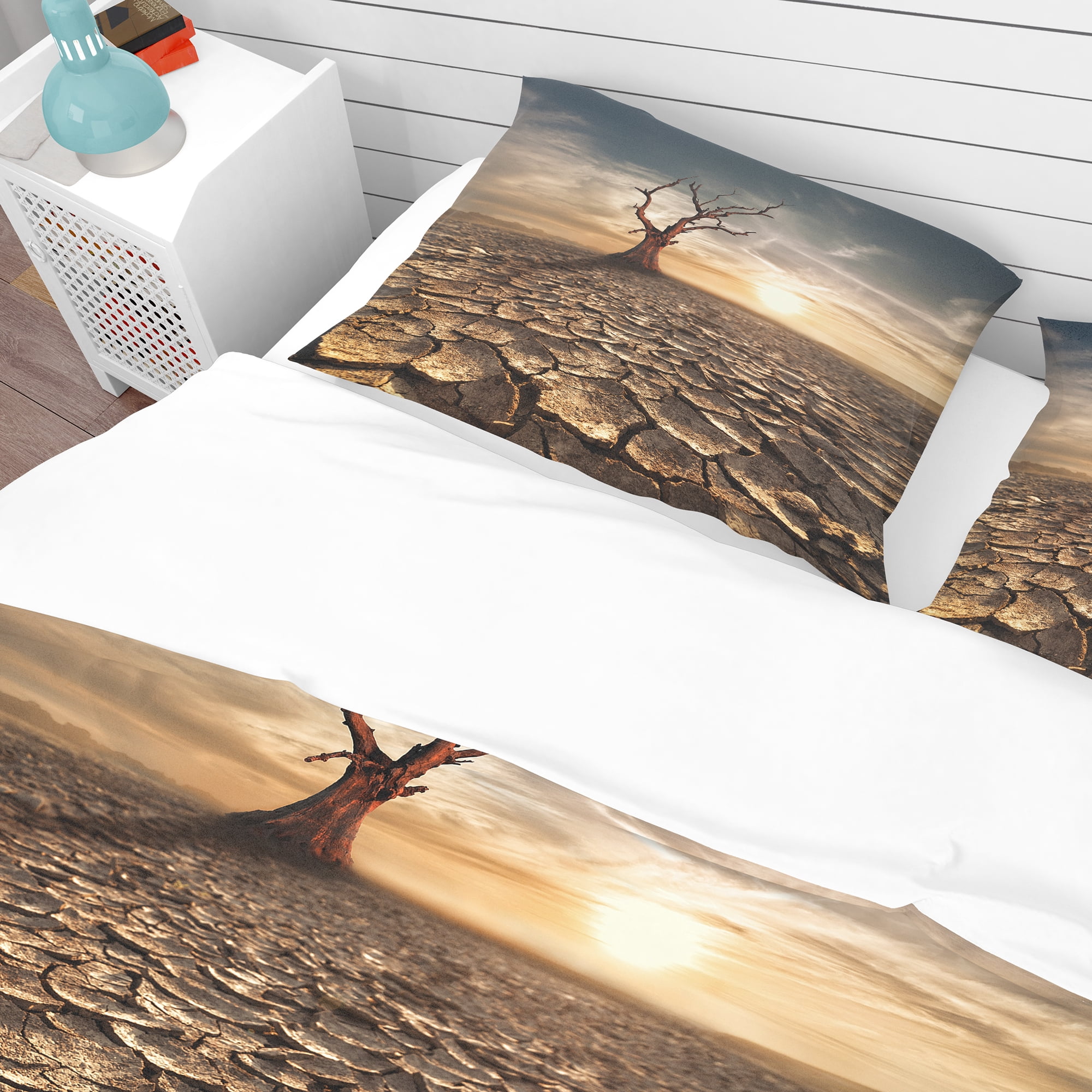Designart 'Lonely Dead Tree in Cracked Land' Modern & Contemporary Duvet Cover Set