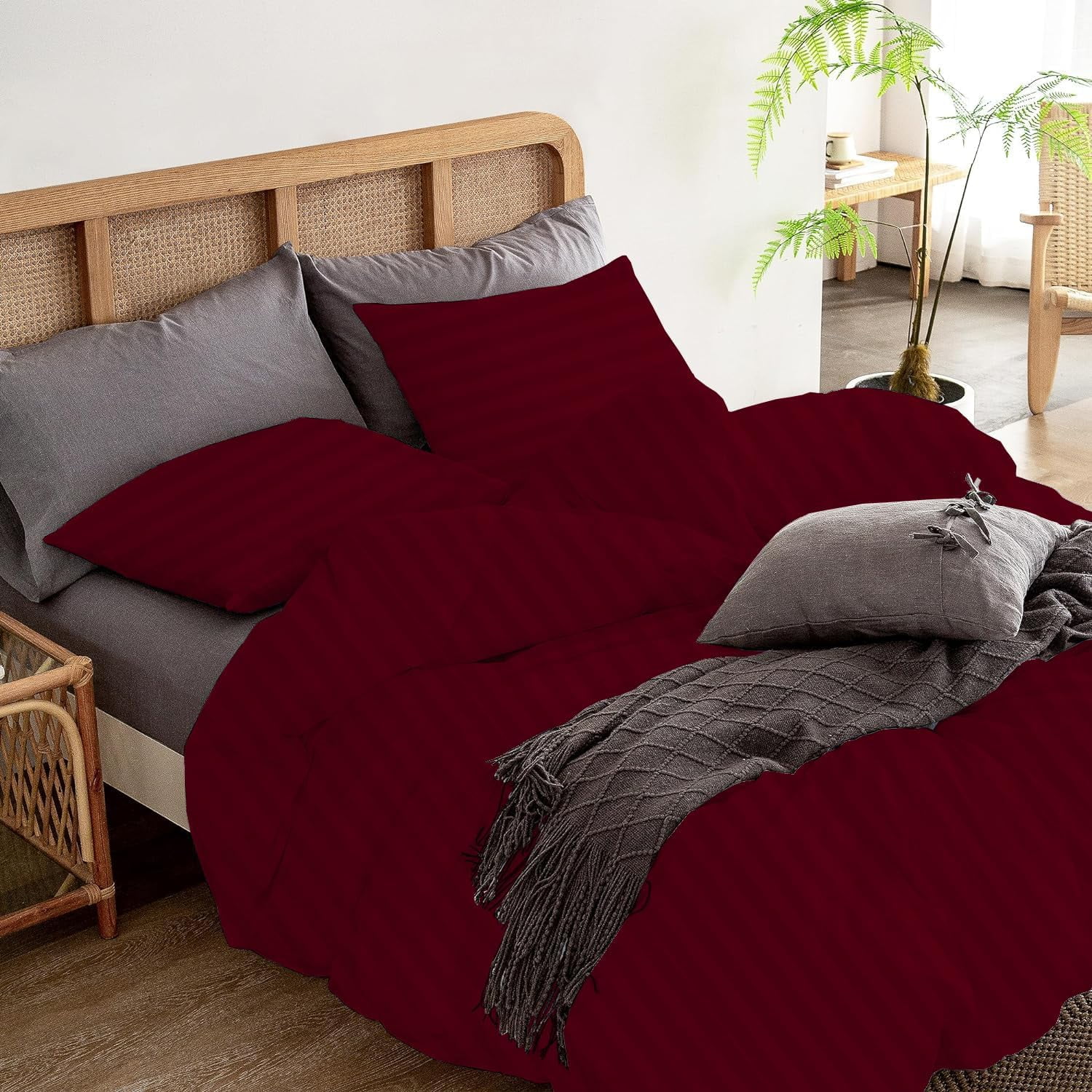 1 Piece Duvet Cover Luxury 800 Thread Count 100% Egyptian Cotton Oversized Super King (120"x98") Inch Duvet Cover with Zipper Closure & Corner Ties - Burgundy Stripe