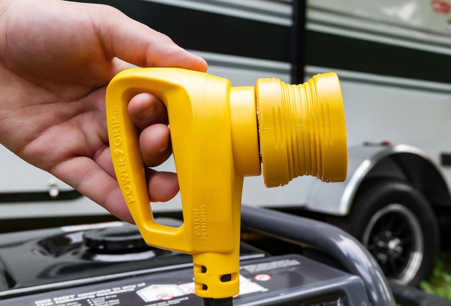 Camco Adaptateur électrique pour caravane - 30AM/15AF (55235) 30 AMPÈRES M/ 15 AMPÈRES F