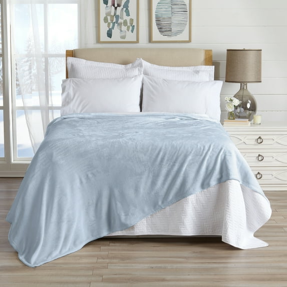 Great Bay Home Velvet Plush All-Season Bed Blanket (King, Powder Blue)