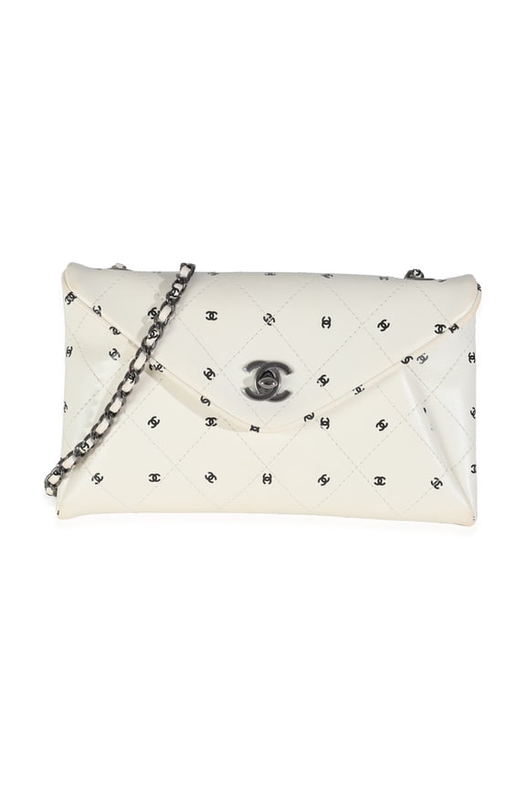 Pre-Owned ChanelWhite Lambskin CC Logo Envelope Clutch With Chain
