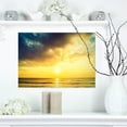 thumbnail image 1 of Ciel Jaunâtre sur Bord de Mer - Impression sur Toile, 1 of 3