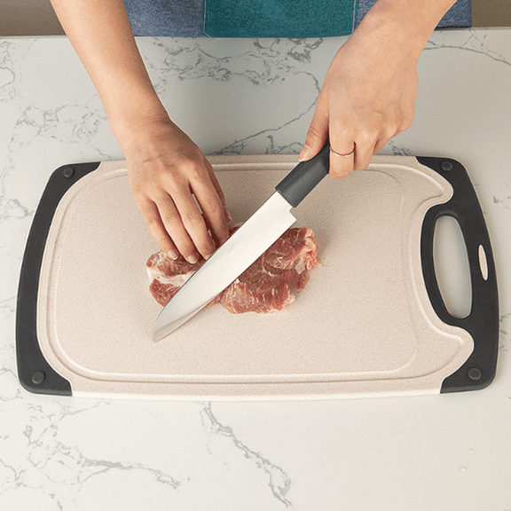 Bxaolu Plastic Cutting Boards for Kitchen, With Grips – Non Slip Cutting Board with Juice Groove – Durable Cutting Boards for Meat and Vegetables, Beige