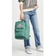 thumbnail image 4 of Mochila Fjällräven Kanken de lona lisa verde escarcha para mujer, 4 of 7