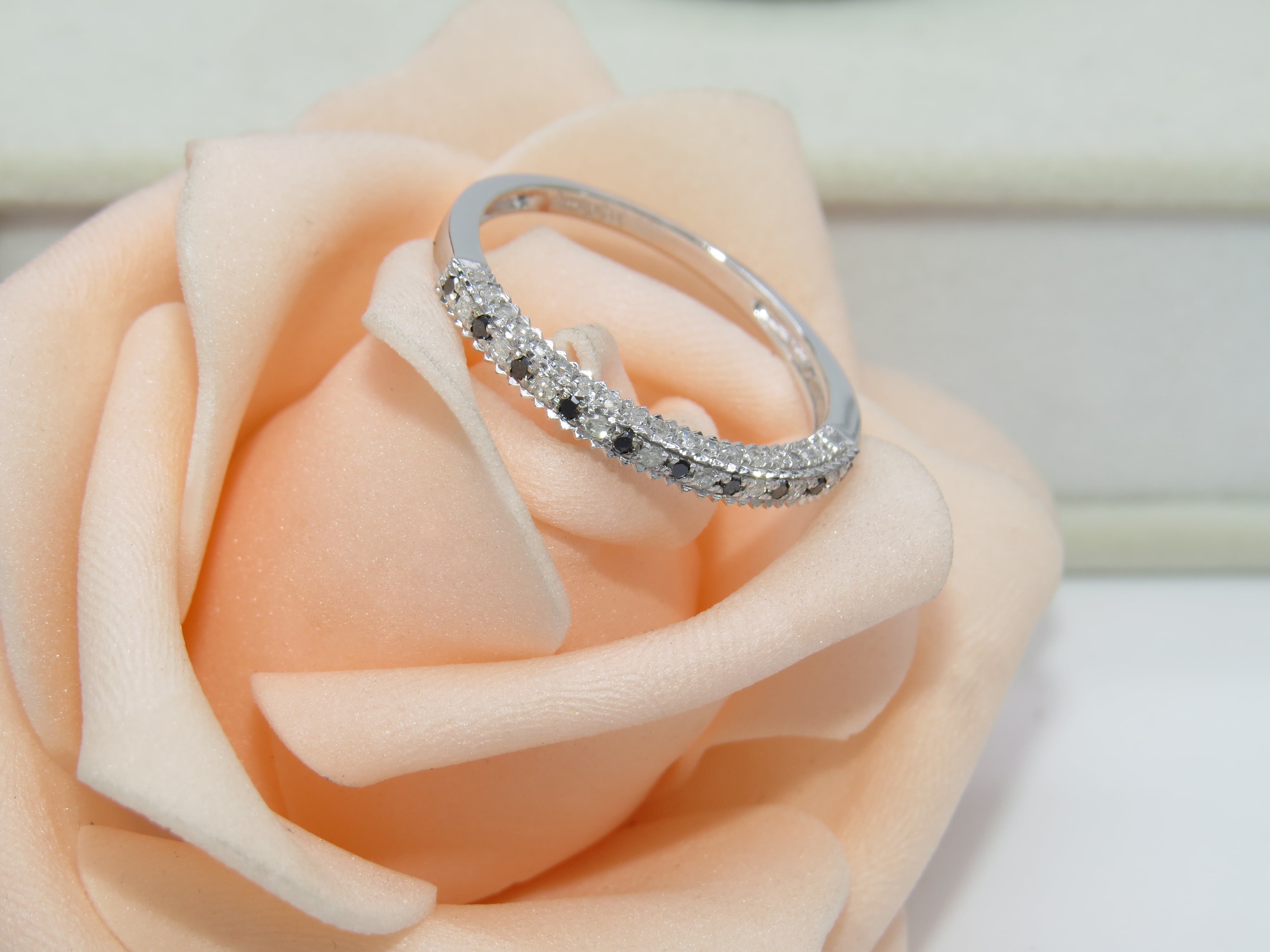 Dazzlingrock Collection 0.40 Carat (ctw) Alternating Round Black and White Diamond Wedding Band for Women in 10K White Gold, Size 7