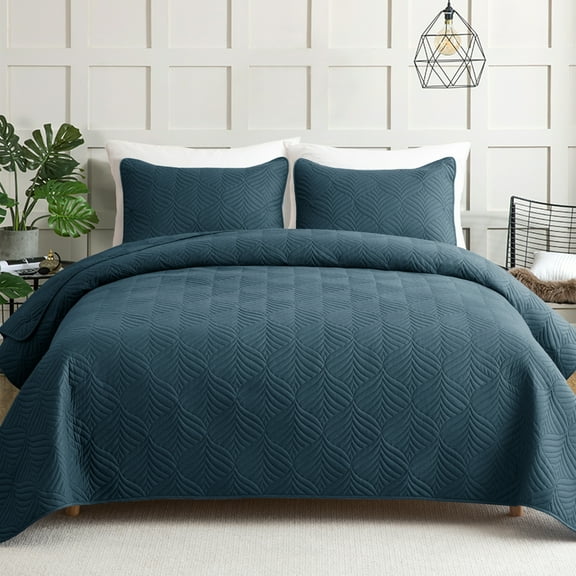 Whale Flotilla King Size Quilt Set, Soft Ultrasonic 96x104 Inch Bedding Set, Lightweight Bedspread Coverlet with Vintage Pattern, Reversible Bed Cover for All Seasons,Navy