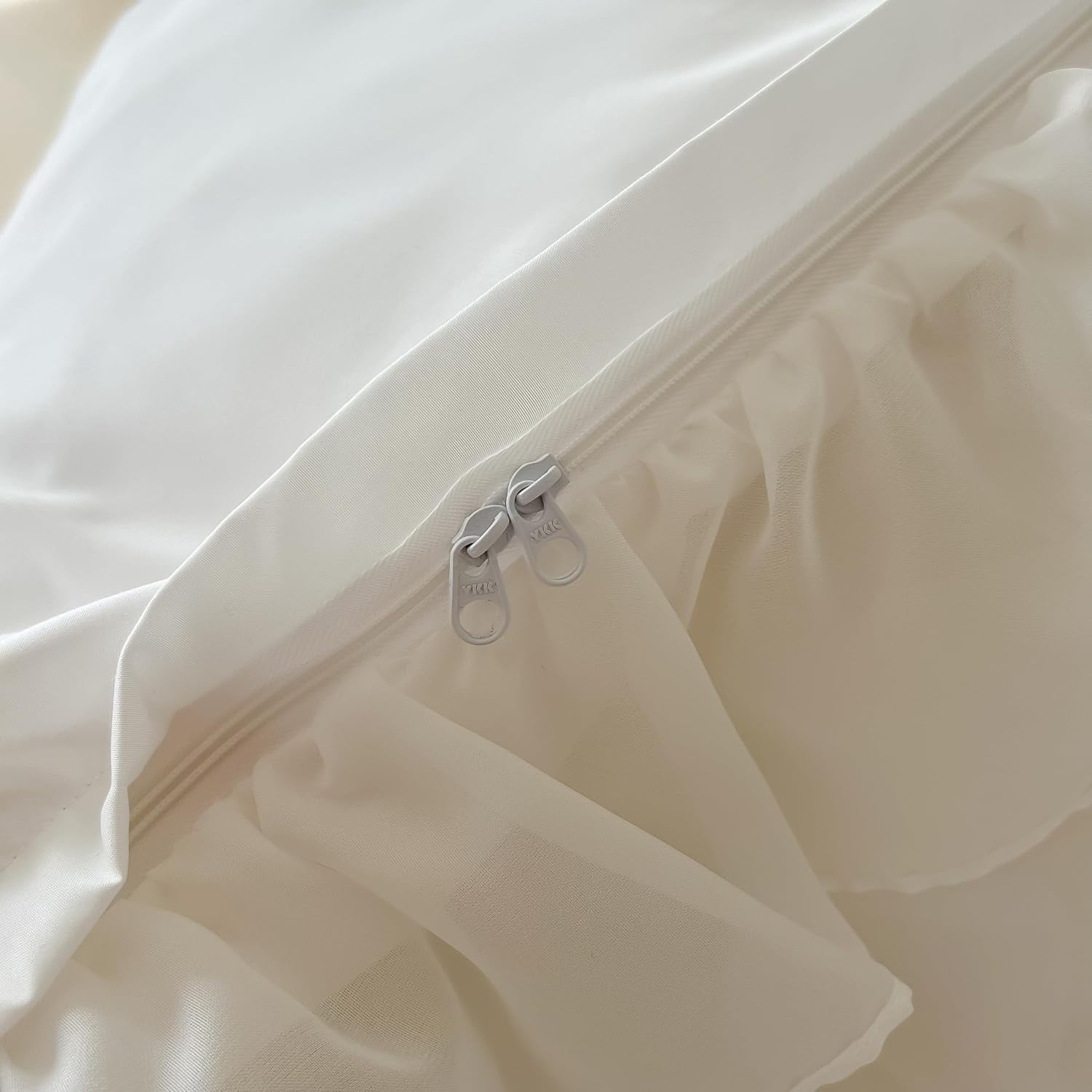 MOOWOO Ruffled Bedding Bow Duvet Cover Set with Butterfly Tie, Soft Brushed Microfiber Shabby Chic Bedding Set with Zipper Closure