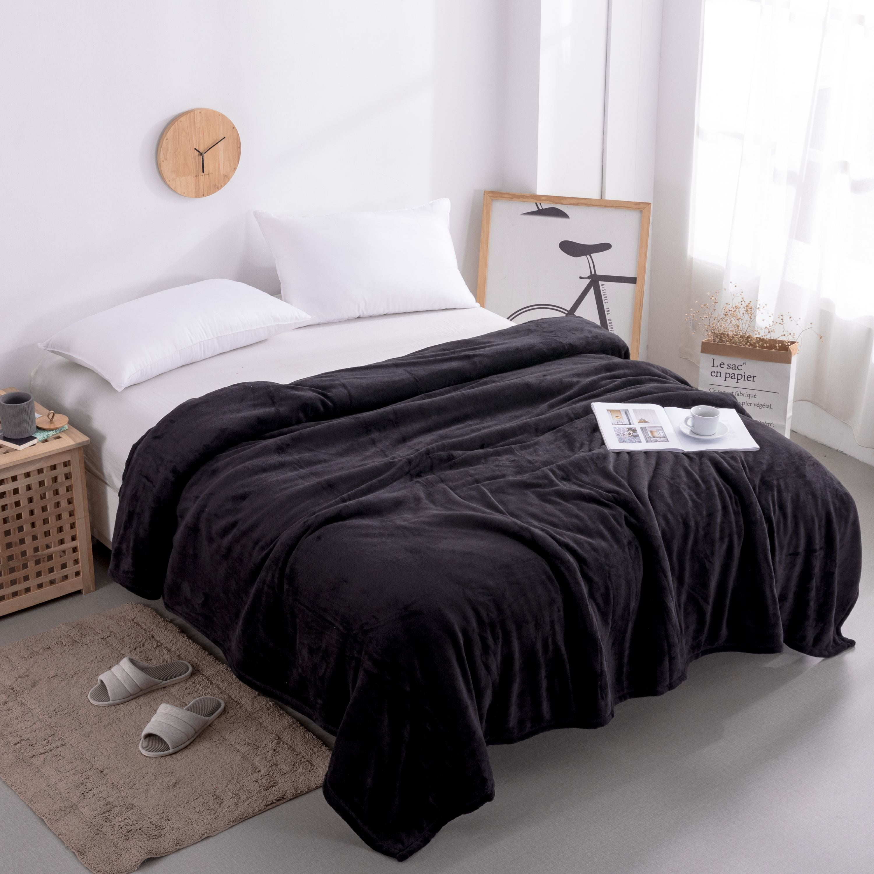 Mainstays Super Soft Plush Blanket, Twin, Rich Black