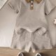 thumbnail image 5 of Niños Lugar Niños Pantalones Estilo de Dos Piezas de Cuello Redondo Suéter Conjunto con Diseño de Moda Bowtie, Top Suave Y Pantalones Casuales para Bebés Niñas de Uso Diario, 5 of 7