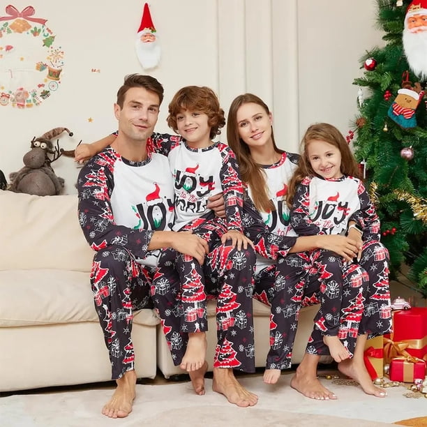 Pijamas navideños de dos piezas con estampado de dibujos y letras para padres e hijos, ropa para el hogar, traje de noche con estampado de árbol de Navidad, 2023