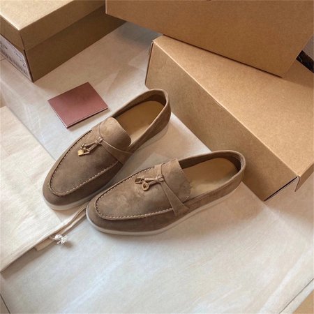 

NAYUKA Hot Suede Flat Shoes Woman Slip On Women Loafers Metal Lock Man‘s Round Toe Flat Mules Casual Shoes Summer Ladies Shoes 41 42