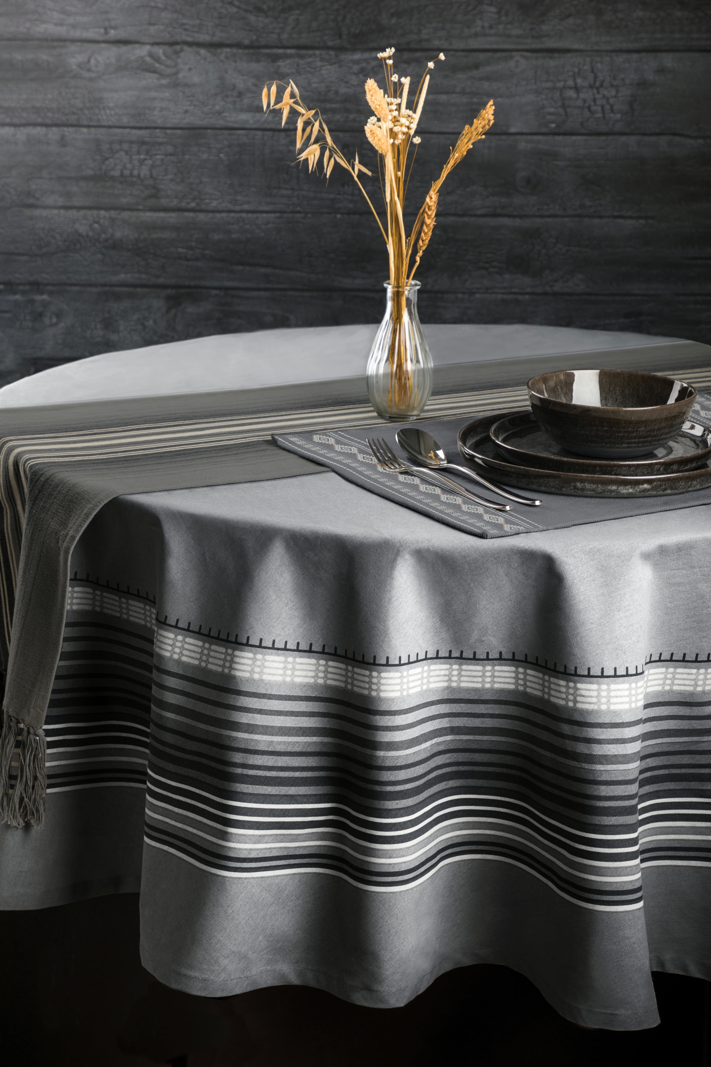 Yellowstone Round Tablecloth 70", Rip Collection