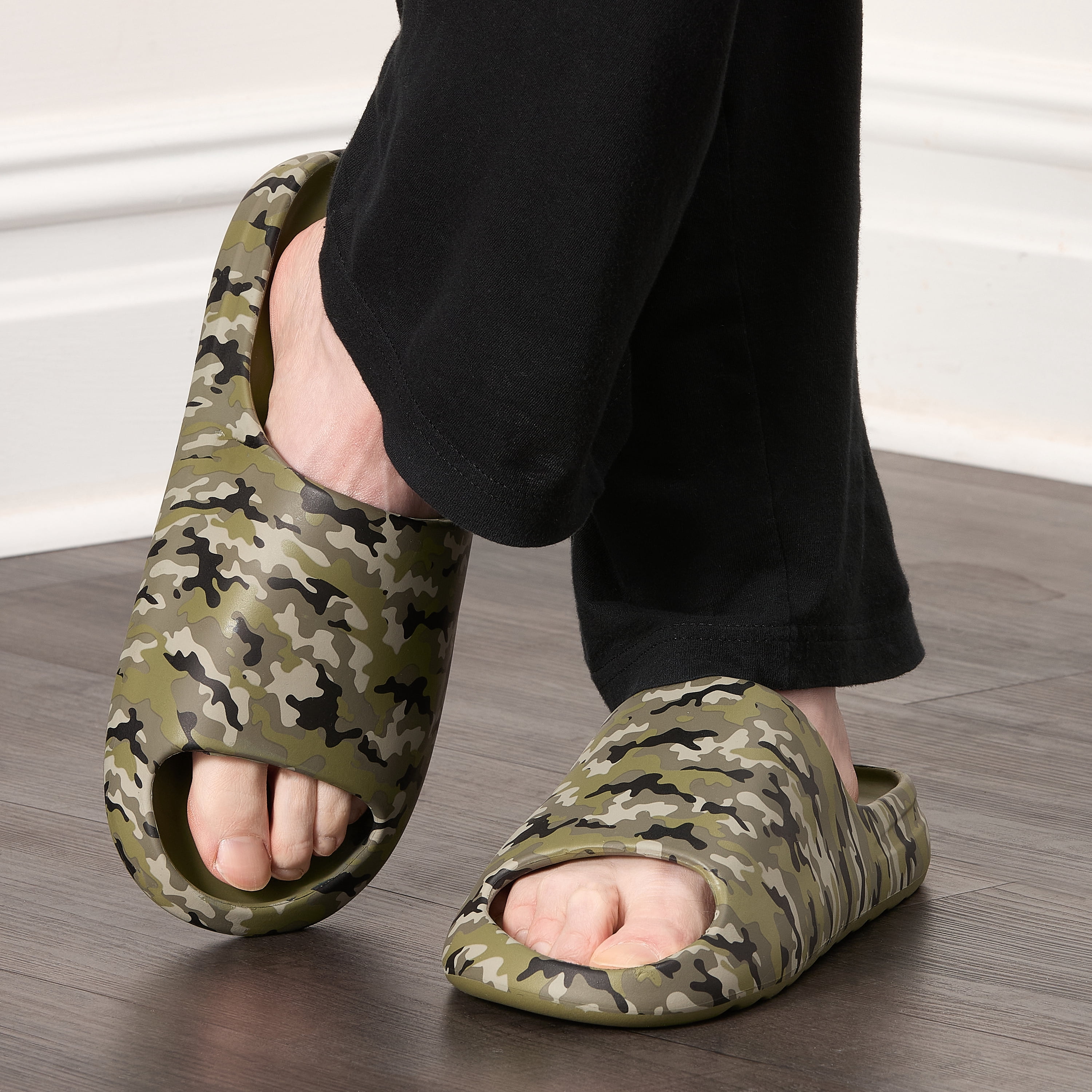 Fruit of the Loom Men's EVA comfort slides
