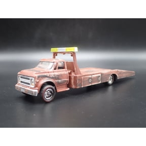 Open Box 1968 CHEVROLET C60 FLAT BED TRUCK CUSTOM BARN FIND 1:64 SCALE DIECAST MODEL CAR