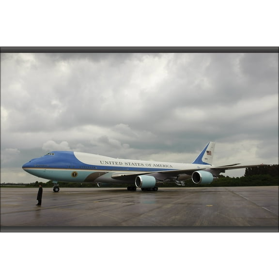 24"x36" Gallery Poster, Air Force One leaving Kennedy Space Center 201004150023HQ