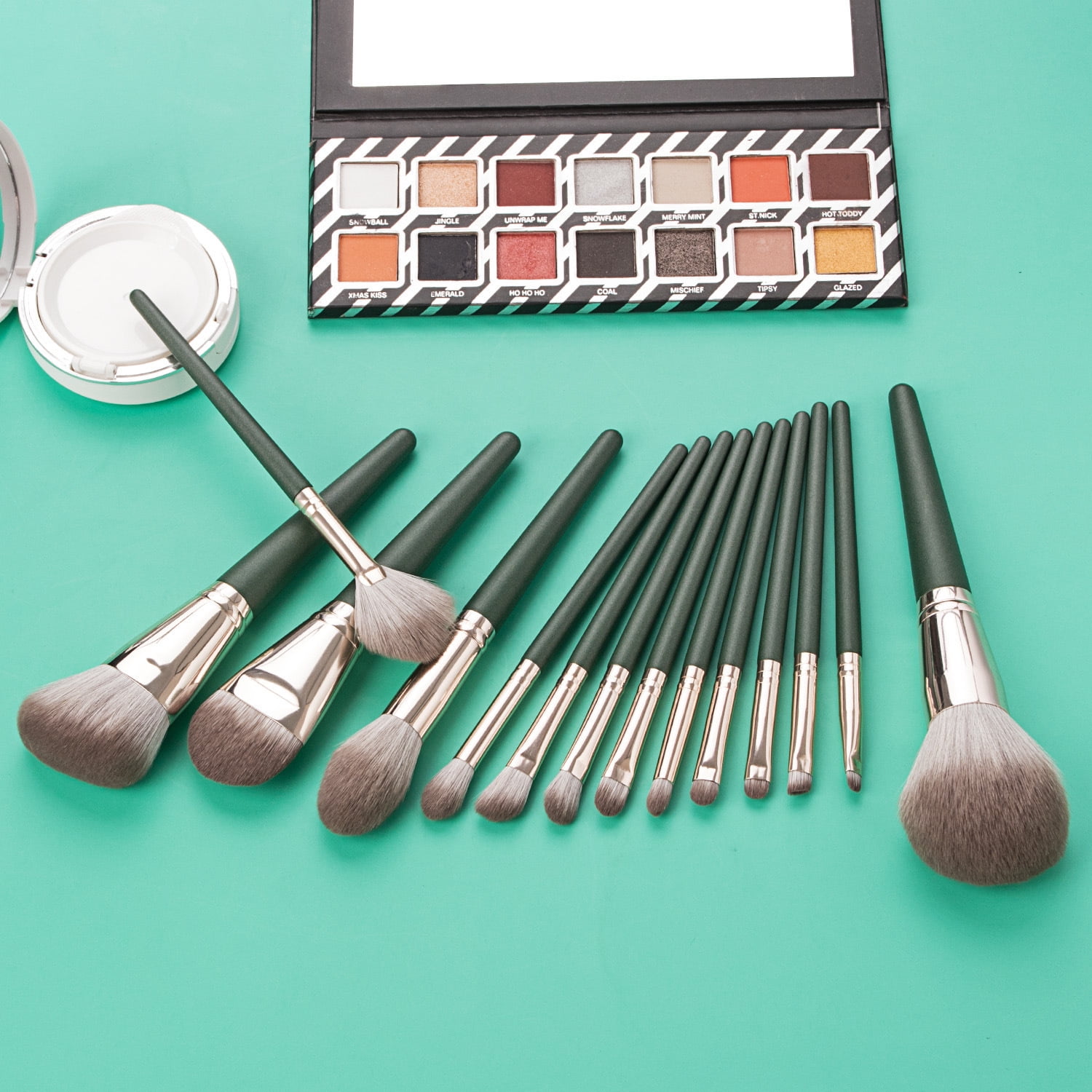 AVEKI 14Pcs Green Cloud Makeup Brush Set, Foundation Brush, Eye Shadow