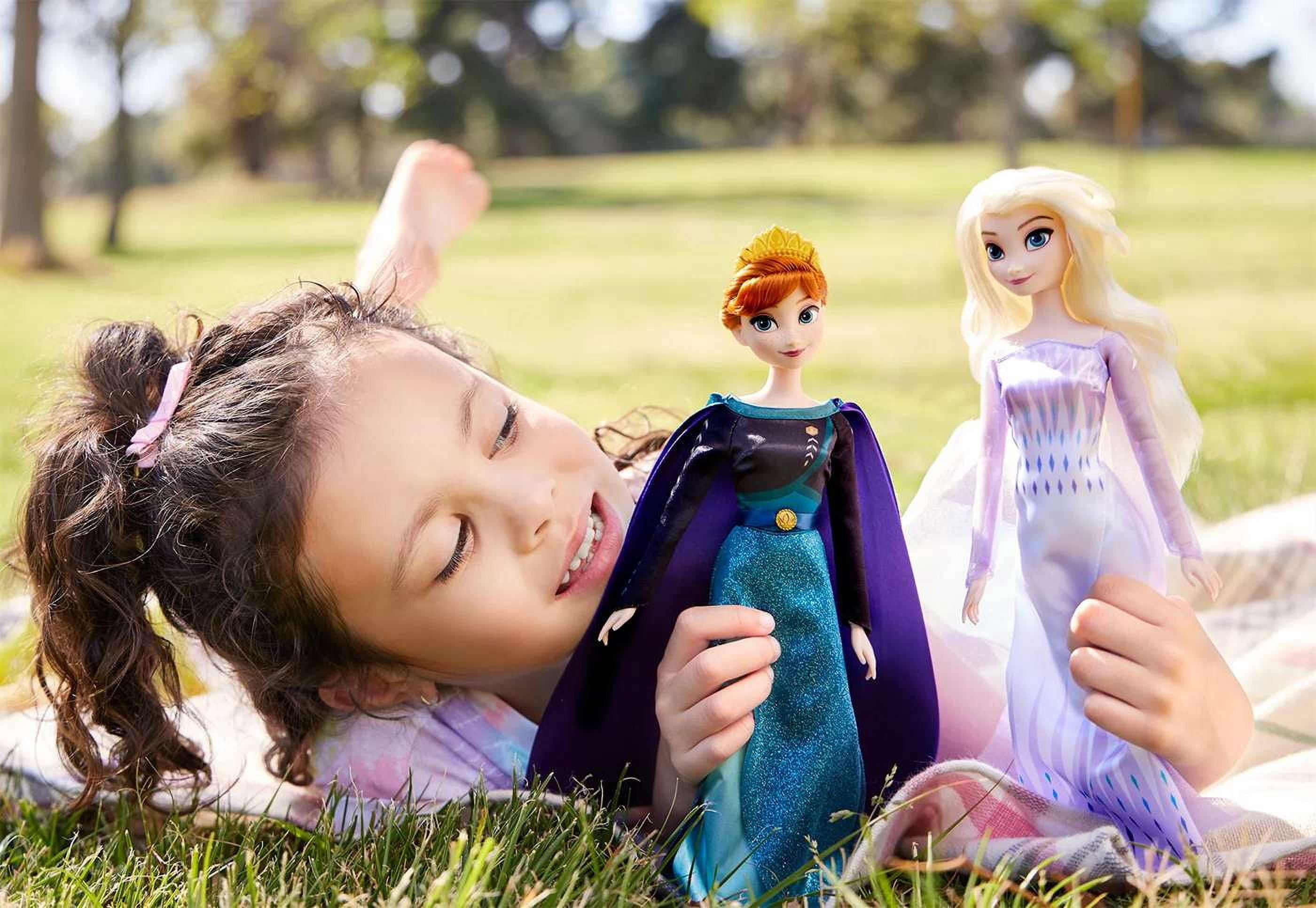 Disney Poseable Elsa Doll Plastic and Polyester Frozen