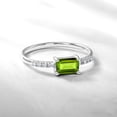 thumbnail image 2 of JeenMata Anillo de Compromiso Solitario de Peridoto de Talla Esmeralda (Piedra Natal de Agosto) en Oro Blanco de 18 K sobre Plata, 2 of 6
