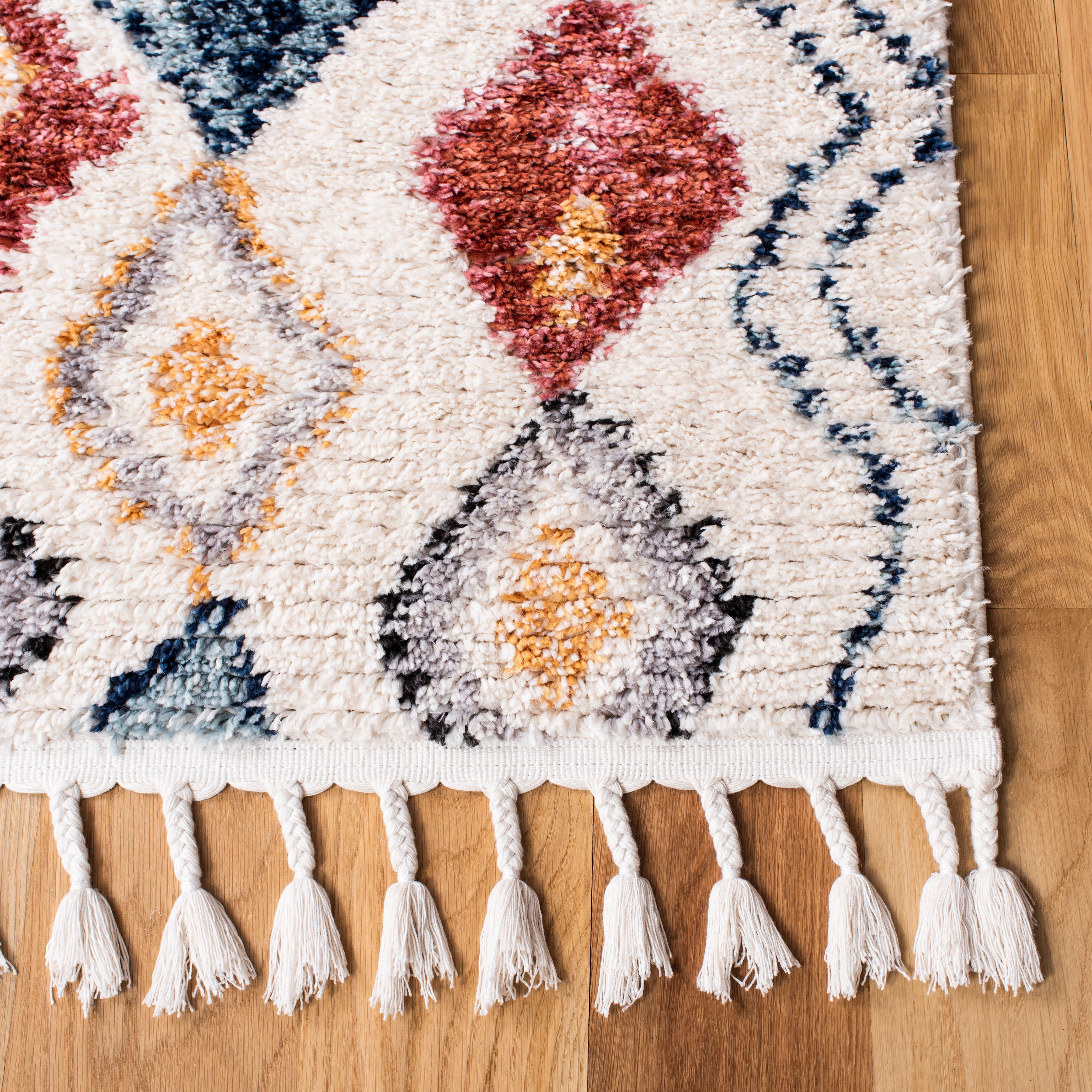 SAFAVIEH Morocco Mattese Geometric Polyester Runner Rug, Ivory/Multi, 2'2" x 7'